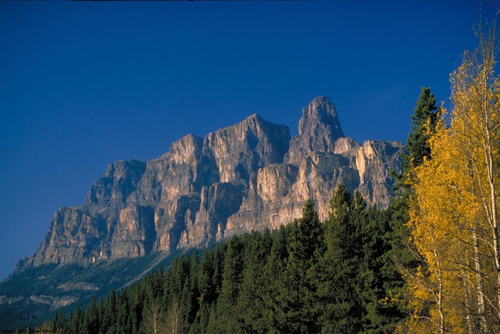 Hi Castle Mountain - Hostel Dış mekan fotoğraf